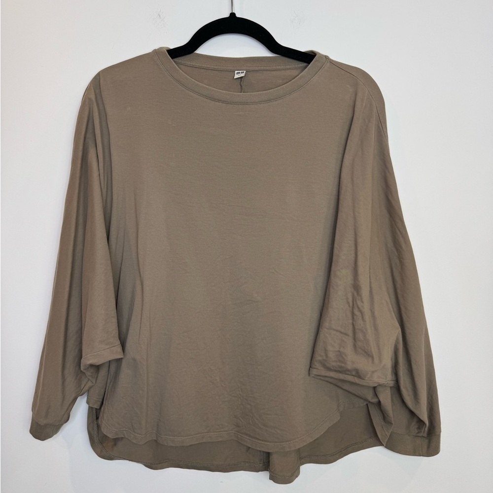Uniqlo Oversized top dolmen 3/4 sleeve taupe size small